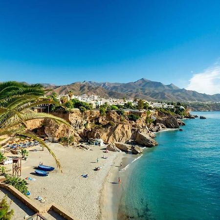 Bonito Piso A 300M De La Playa Nerja Apartment Exterior photo