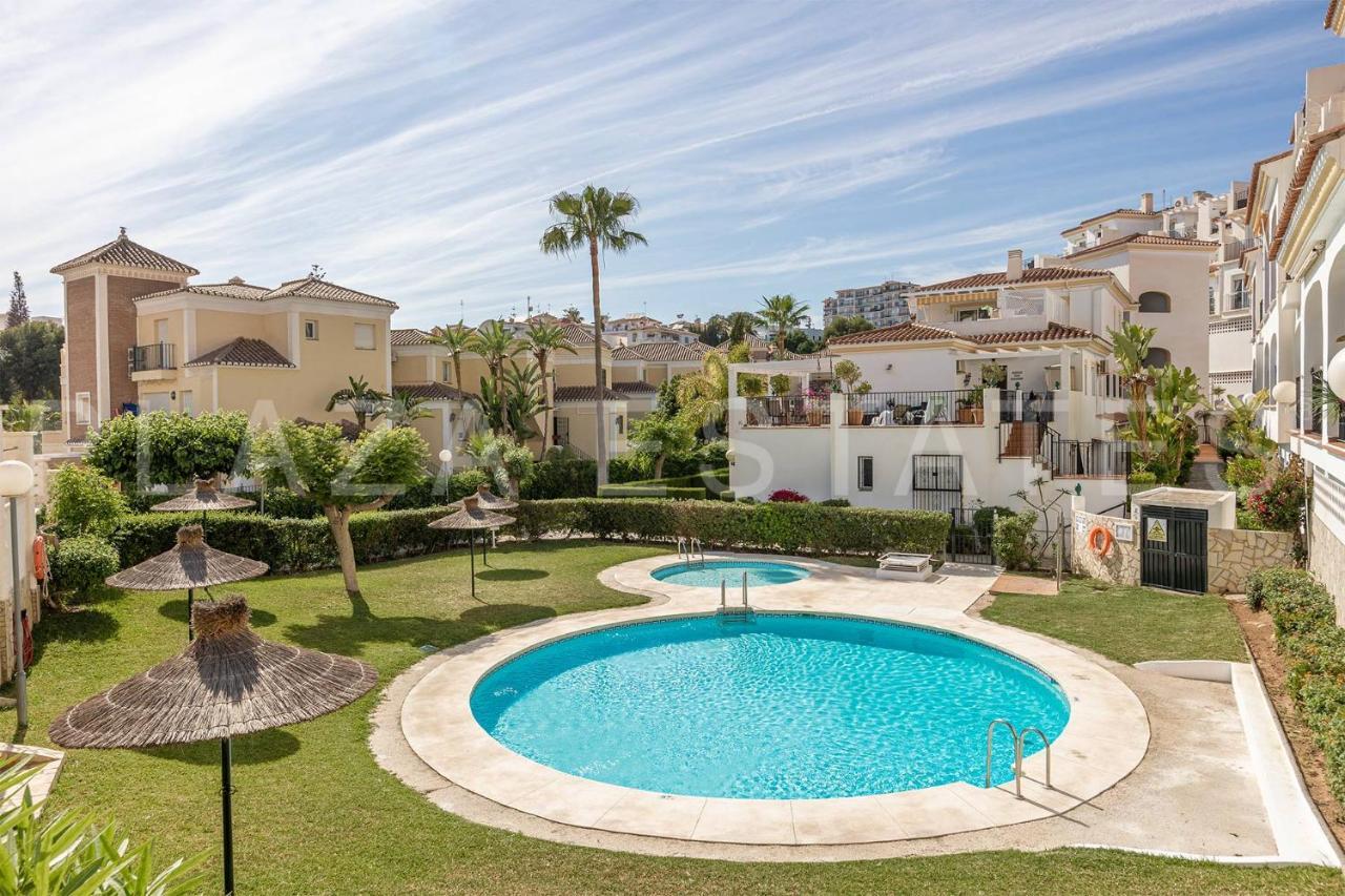 Bonito Piso A 300M De La Playa Nerja Apartment Exterior photo